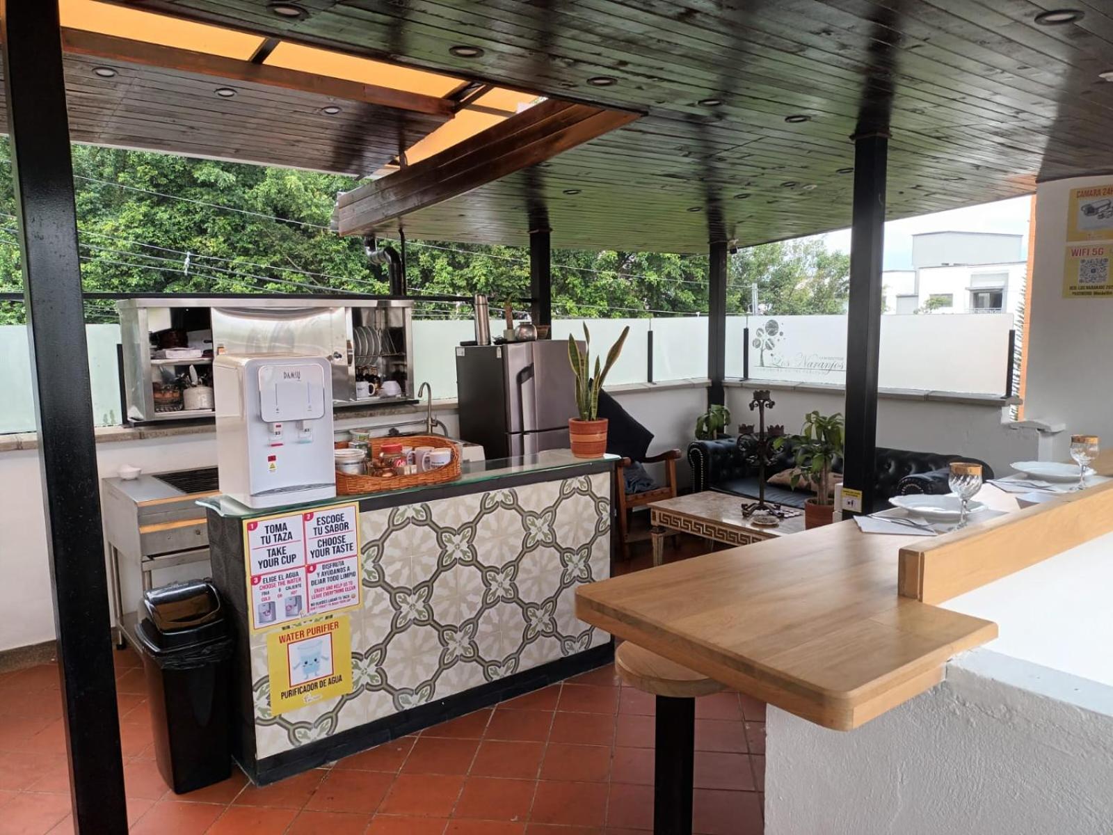 Casa Los Naranjos Hostal Medellin Exterior photo